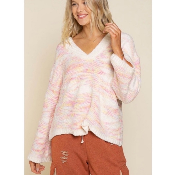 1 small left POL Sweater - Picture 10 of 12